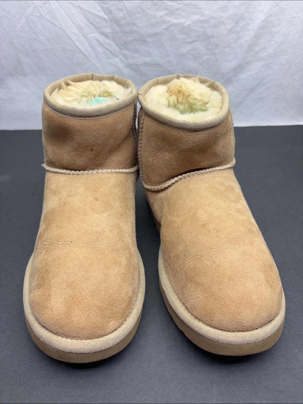 UGG Mini Classic Short cream boots, SZ 7, box 3 G